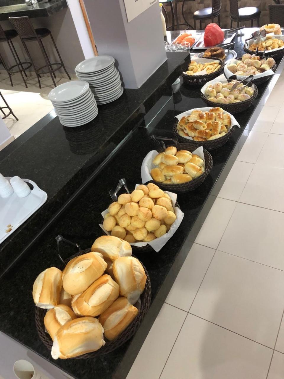 Acalantus Hotel Goiânia Exteriör bild