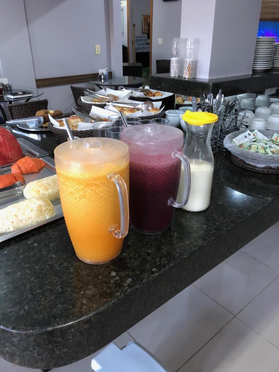 Acalantus Hotel Goiânia Exteriör bild